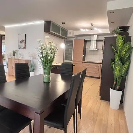 Апартаменты Jantar 600m Do Morza, Ogrodek, Grill, Dwie Sypialnie, Przestrzen