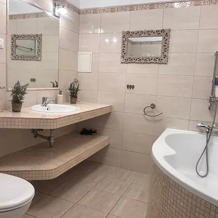 Апартаменты Jantar 600m Do Morza, Ogrodek, Grill, Dwie Sypialnie, Przestrzen *